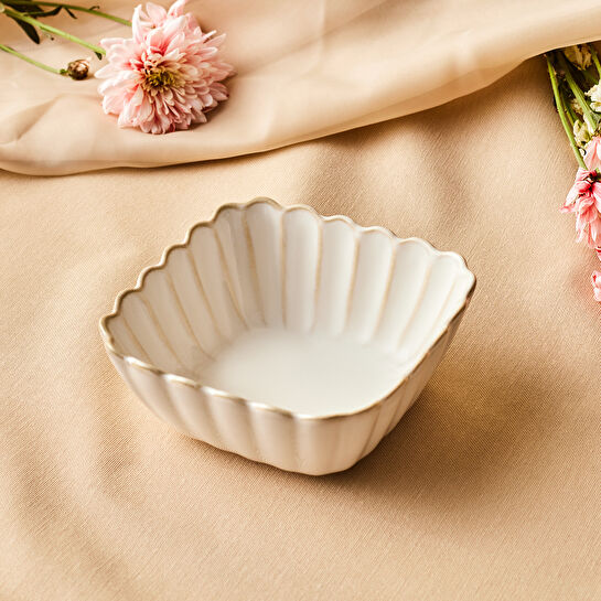 Karaca Daisy Kare Kase 13 cm