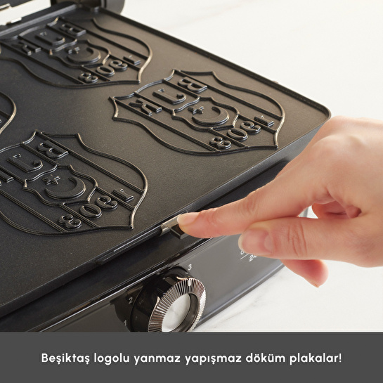 Karaca x Beşiktaş Lisanslı Taraftar Logo Plakalı Tost Makinesi