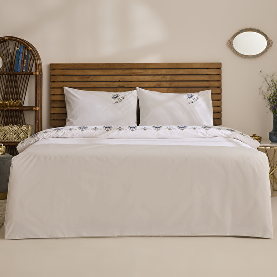 Karaca Home Maelis %100 Pamuk Kanaviçe Nakışlı Çift Kişilik Nevresim Takımı Beyaz