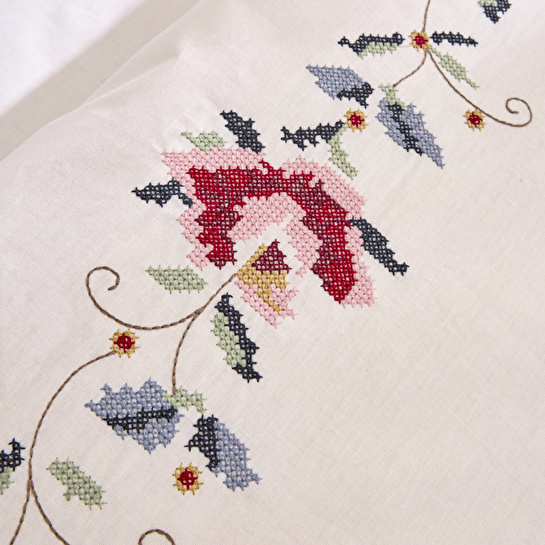 Karaca Home Miretta %100 Pamuk Kanaviçe Nakışlı Çift Kişilik Nevresim Takımı Beyaz