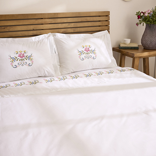 Karaca Home Ottalia %100 Pamuk Kanaviçe Nakışlı Çift Kişilik Nevresim Takımı Beyaz