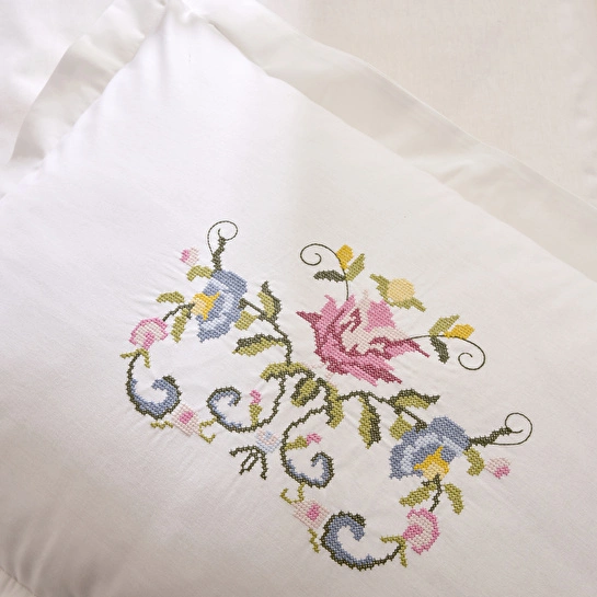 Karaca Home Ottalia %100 Pamuk Kanaviçe Nakışlı Çift Kişilik Nevresim Takımı Beyaz