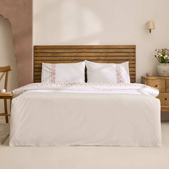 Karaca Home Merletto %100 Pamuk Kanaviçe Nakışlı Çift Kişilik Nevresim Takımı Beyaz