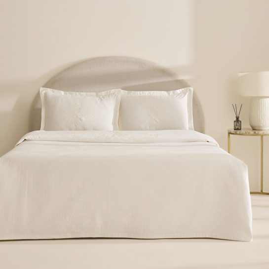 Karaca Home Leonie %100 Pamuk Nakışlı Çift Kişilik Pike Takımı Beyaz