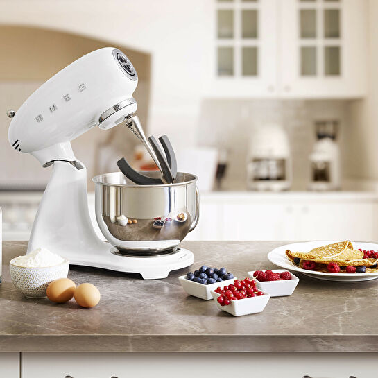 Smeg Hamur Karıştırma Makinesi Beyaz SMF03WHEU
