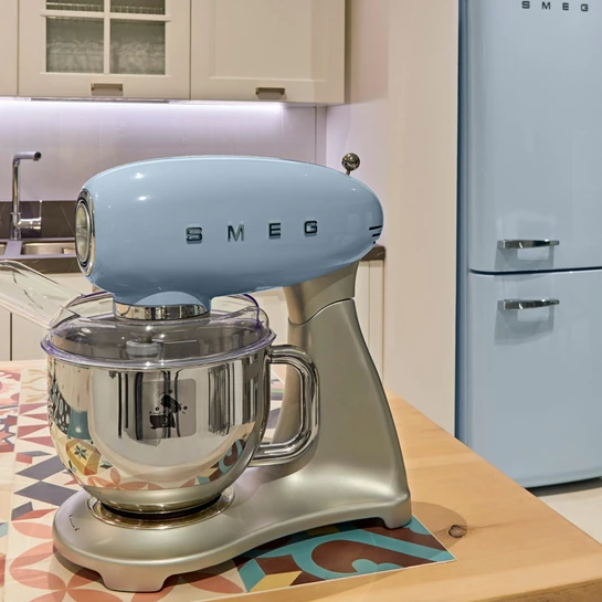 Smeg Hamur Karıştırma Makinesi Blue SMF02PBEU