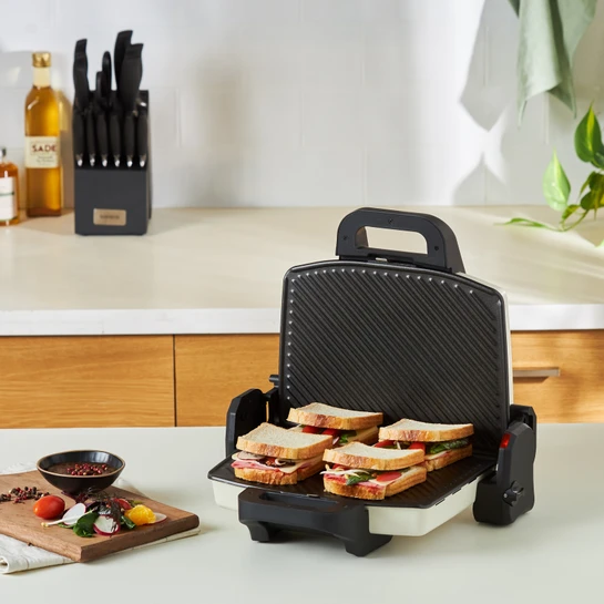 Karaca Future Essential Tost Makinesi Matte Krem 1800 W 4 Dilim Kapasiteli