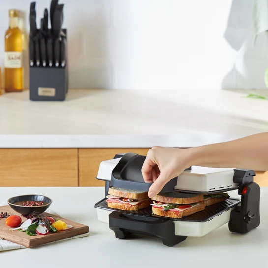 Karaca Future Essential Tost Makinesi Matte Krem 1800 W 4 Dilim Kapasiteli
