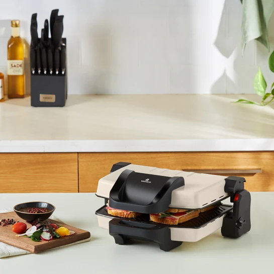 Karaca Future Essential Tost Makinesi Matte Krem 1800 W 4 Dilim Kapasiteli