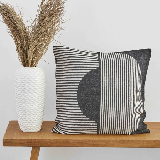 Karaca Home Sadomia Siyah İç Dolgulu Kırlent 45x45cm