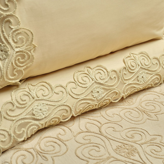 Karaca Home Marissa Bej Çift Kişilik Nakışlı Nevresim Pike Set 