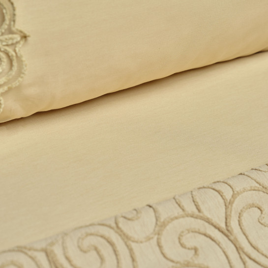 Karaca Home Marissa Bej Çift Kişilik Nakışlı Nevresim Pike Set 