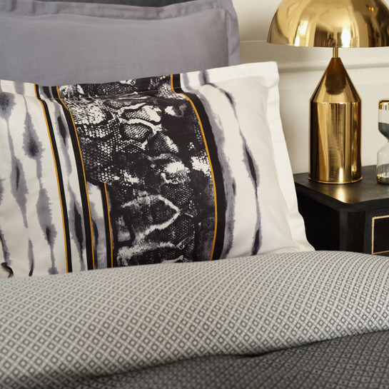 Karaca Home Shade Beyaz Çift Kişilik Saten Nevresim Takımı