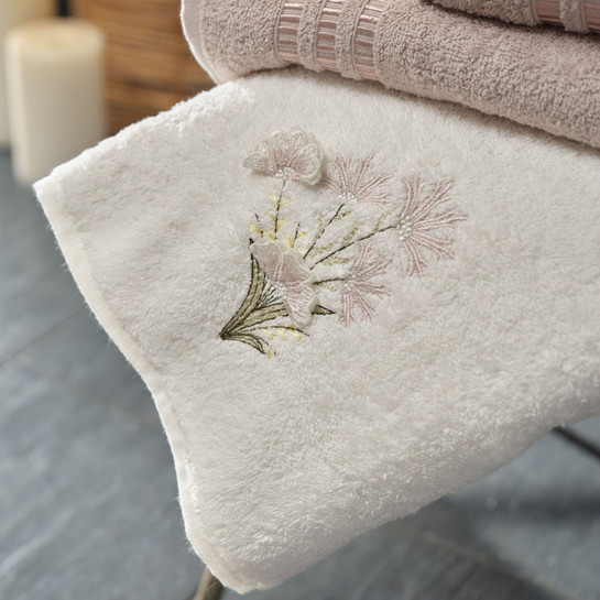 Karaca Home Flower 3D Nakışlı 6 Parça Bornoz/Beden/Baş Havlusu Aile Banyo Seti Sarı Offwhite Bej