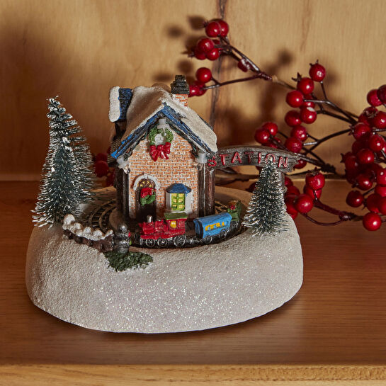 Karaca Home New Year Led Işıklı Tren İstasyonu