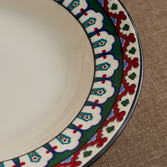 Karaca x Ömür Akkor İznik Çini Çukur Tabak 23 cm