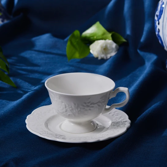 Karaca Beatrice Çay Fincanı ve Tabağı 200 ml