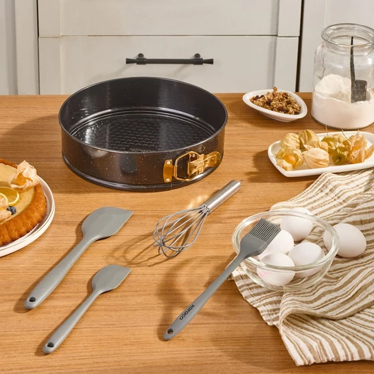 Karaca Black Gold and Pastry 5 Parça Kek Kalıbı ve Pasta Hazırlık Seti