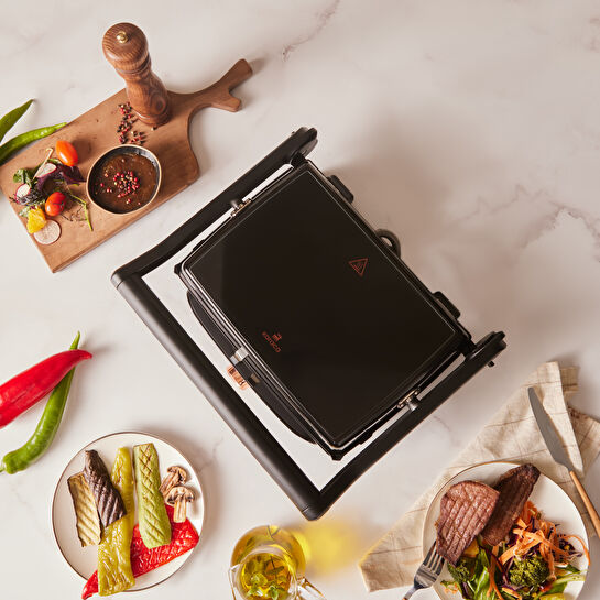 Karaca Gastro Grill Glass Premium 2400W Tost ve Izgara Makinesi Mat Siyah
