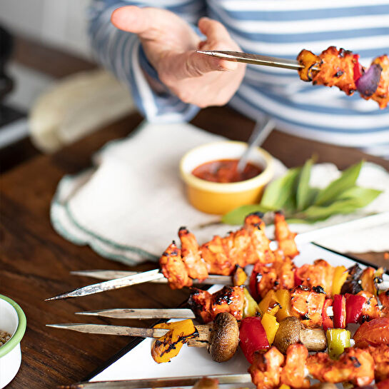 KARACA REFİKA'DAN 4'LÜ PASLANMAZ ÇELİK ÜÇGEN ŞİŞ