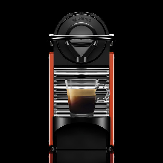 Nespresso C66R Pixie Kırmızı Kahve Makinesi ve Süt Köpürtücü Aksesuar