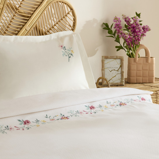 Karaca Home Liana Çiçek Nakışlı %100 Pamuk Çift Kişilik Pike Takımı Beyaz