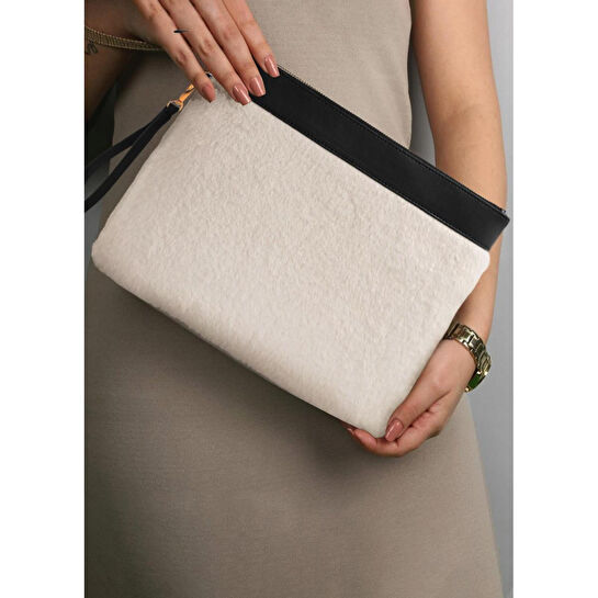 The Mia Peluş Clutch Çanta Beyaz 26x33 Cm