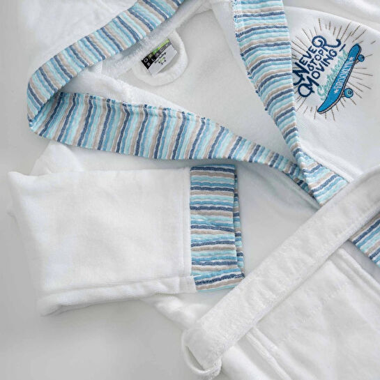 Green Black Power Erkek Çocuk Bornoz Beyaz