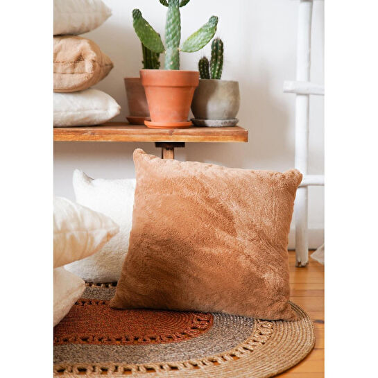 The Mia Peluş Kırlent Kahve 45x45 Cm