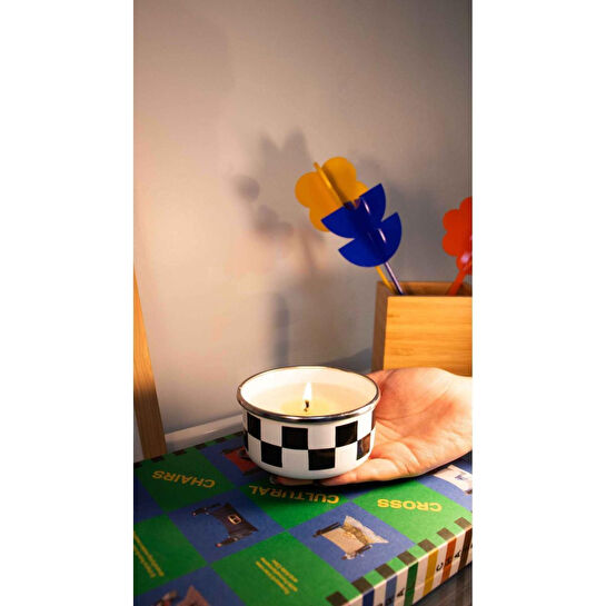 Emaylab Startouch - Emaye Kapta Soy Wax Mum (çiçekçi Ve Baharat Notalı 150 Ml)