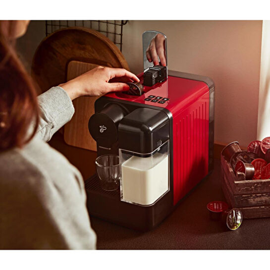 Tchibo Cafissimo Milk Kapsüllü Kahve Makinesi, Kırmızı