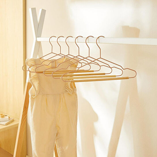 Ocean Home Textile 6'lı Ahşap Destekli Mat Pudra Pembe Renk Kauçuk Kaplamalı Metal Çocuk Giysi Askısı 18 X 32 X 0.3 Cm