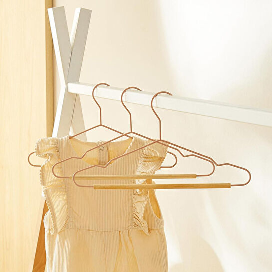 Ocean Home Textile 3'lü Ahşap Destekli Mat Pudra Pembe Renk Kauçuk Kaplamalı Metal Çocuk Giysi Askısı 18 X 32 X 0.3 Cm