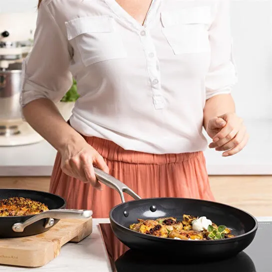 Kitchenaid Güçlendirilmiş Dövme Alüminyum Kızartma Tavası 28 Cm