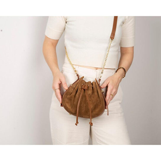 Bloominbag Haze Soft Süet Taba Büzgülü Kadın Omuz Çantası – Sahara Tan Drawstring Bag