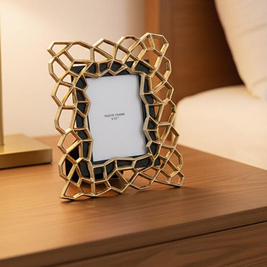 Cornella Pillar Antik Gold Siyah Metal Çerçeve Küçük En:25 Cm X Boy:31 Cm