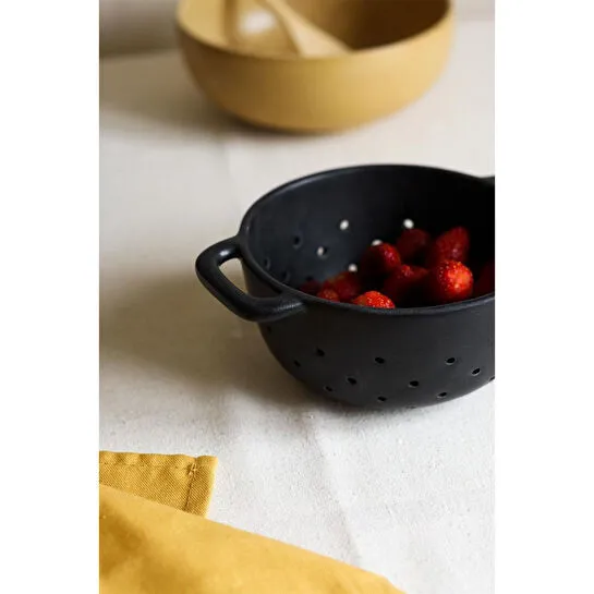 Beige & Stone Şık Siyah Seramik Süzgeç, Dayanıklı Ve Estetik Tasarım