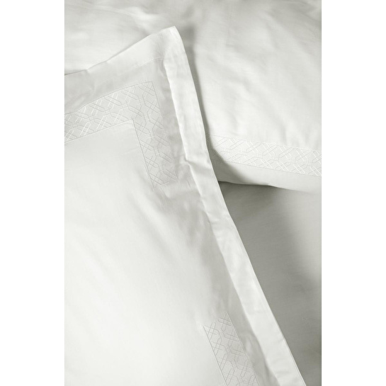 Cotton Box Nakışlı Saten Çift Kişilik Nevresim Takımı Galant Beyaz