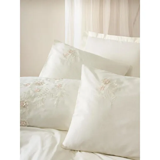 Cotton Box 3d Nakışlı Saten Çift Kişilik Nevresim Takımı Aira Ekru