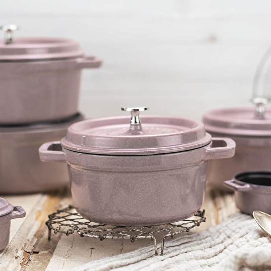 Staub Döküm Tencere, 24 Cm | Kiraz Çiçeği