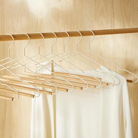 Ocean Home Textile 9'lu Ahşap Destekli Ekru Renk Metal Giysi Askısı 19.5 X 42 X 0.34 Cm