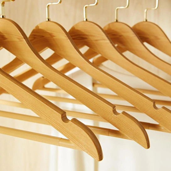 Ocean Home Textile 6'lı Altın Kancalı Ahşap Görünümlü Plastik Giysi Askısı 25 X 44.5 X 1 Cm