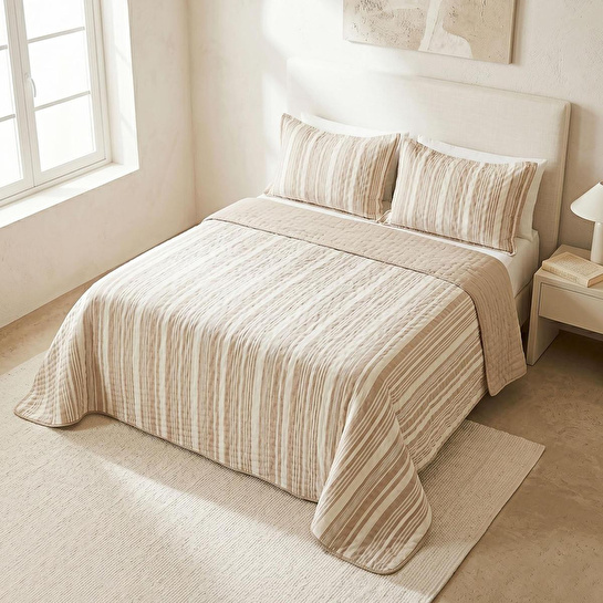 Ocean Home Textile Pamuklu Kapitoneli Bej Renk Çizgi Desen Çift Kişilik Yatak Örtüsü Seti 1 Adet 250 X 230 / 2 Adet 50 X 70 Cm