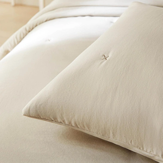 Ocean Home Textile Nakışlı Bej Çift Kişilik Yatak Örtüsü Seti 1 Adet 250 X 230 / 2 Adet 50 X 70 Cm