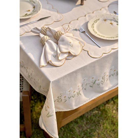 Bella Maison Daisy Kopanakili Baskılı Masa Örtüsü Bej (150x250 Cm) Bej