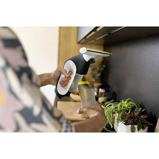 Karcher Wv 3 Comfort Precision Cam Temizleme Makinesi