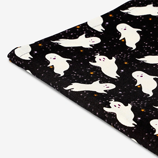 Flying Tiger Copenhagen Hayalet Desenli Masa Örtüsü