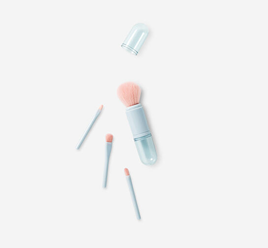 Flying Tiger Copenhagen 4 Parçalı Çok Renkli Seyahat Boy Makyaj Fırça Seti