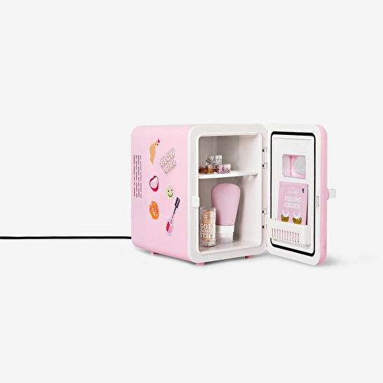 Flying Tiger Copenhagen Sticker Detaylı Pembe Mini Kozmetik Buzdolabı