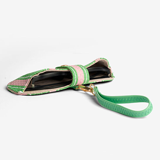 Flying Tiger Copenhagen Yeşil Çizgili Anahtarlık Şeklinde Gözlük Kılıfı